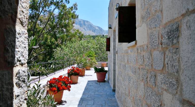 Akroyiali Apartments — photo 3