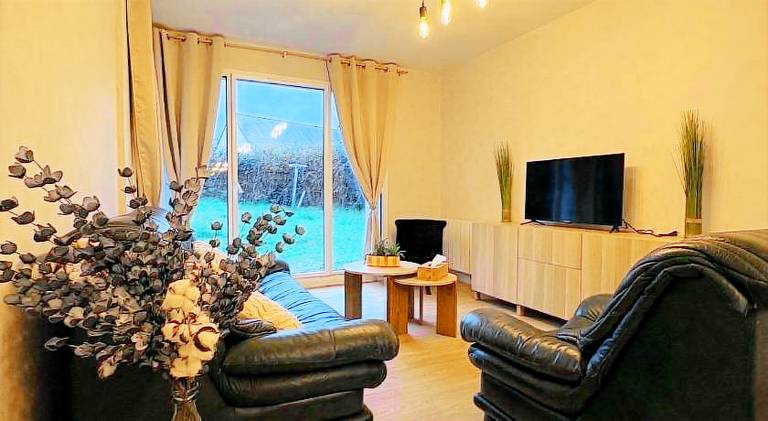 Vacation home with terrace, garden & barbeque | Good for workation in Morlaix