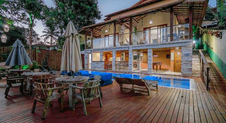 Vacation home with pool, yard & jacuzzi — photo 3
