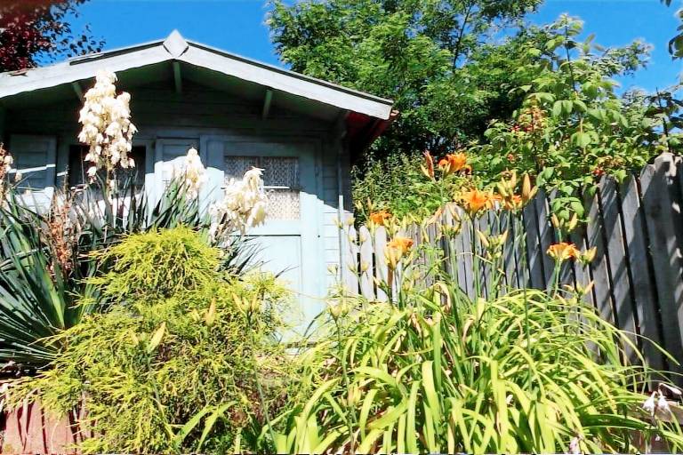 Fully equipped wonderful vacation home with grill, yard & terrace | Pets allowed — photo 3