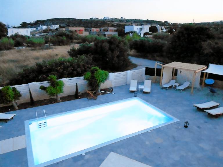 Bed & Breakfast  Paros