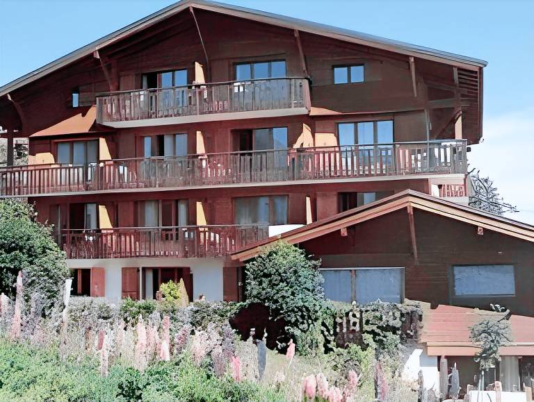 Big serviced apartment with yard | Ski nearby | Pets are welcome in Combloux