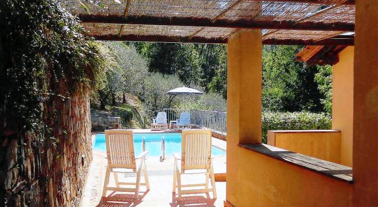 House with pool — photo 3