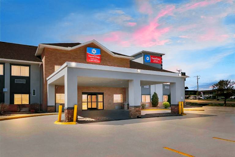 SureStay Plus by Best Western Topeka Northwest — photo 2