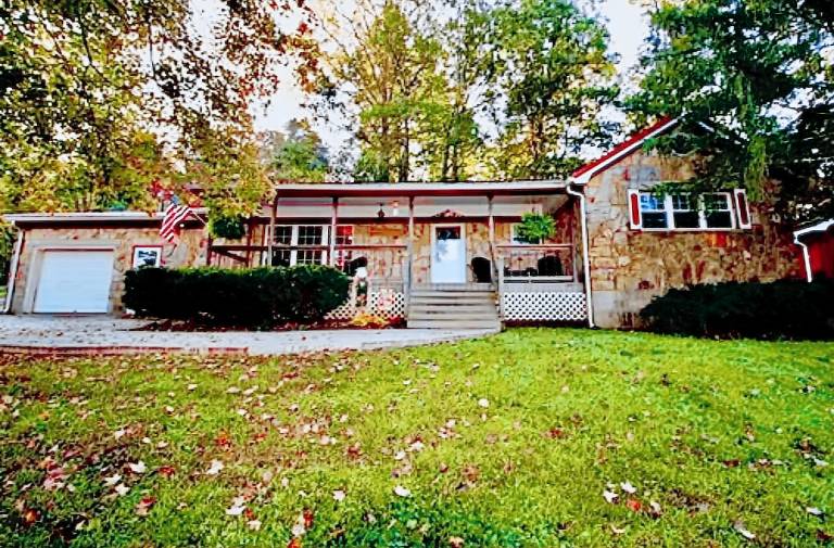House Nolin Lake