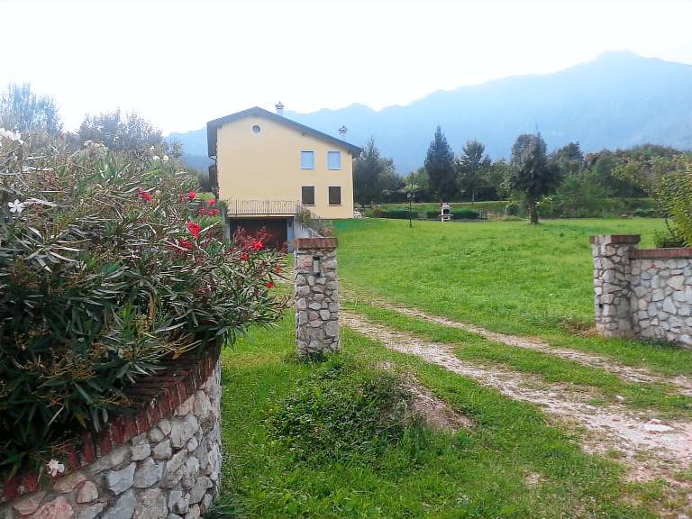 Apartment with garden & BBQ in Vicenza
