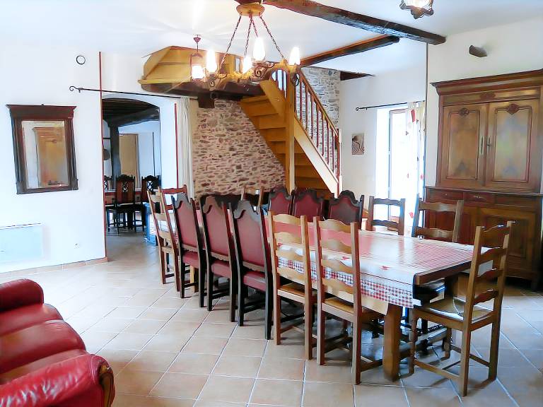 Children-friendly house with BBQ, garden & patio | Garden view | Dogs allowed — photo 3