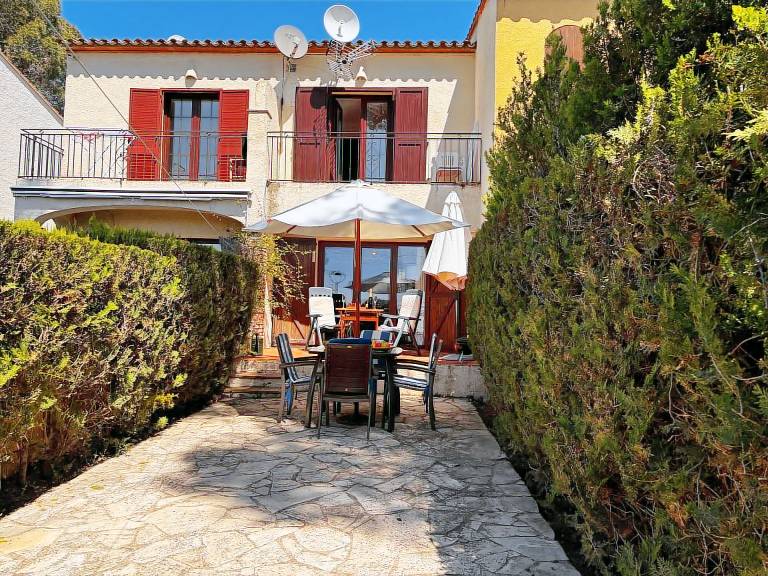 Comfy House with Pool Access, Terrace, and Forest View near L'Estartit Beaches — photo 3