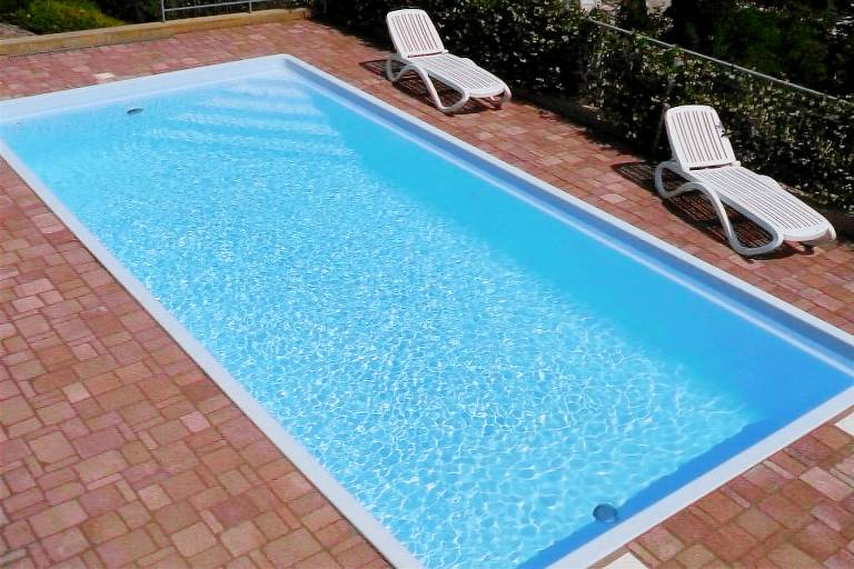 House with pool, garden & barbecue — photo 3