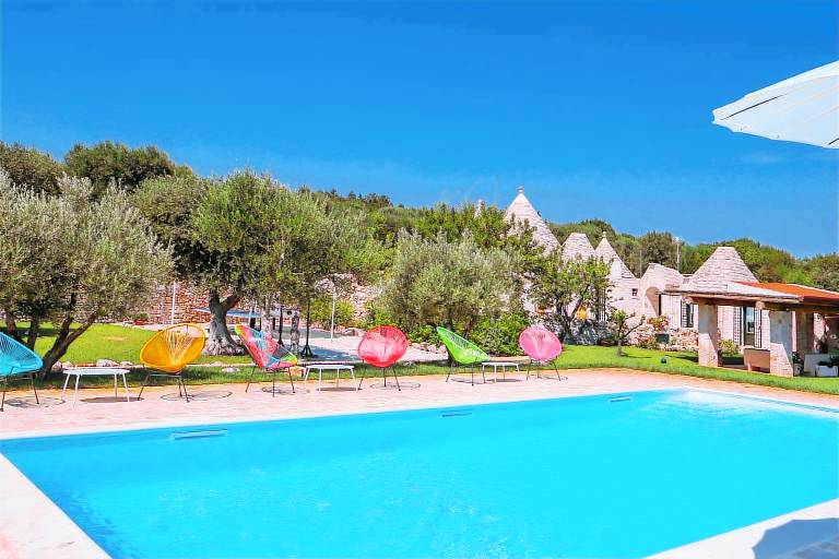 TD Trulli della Magnolia Trulli w Amazing Garden
