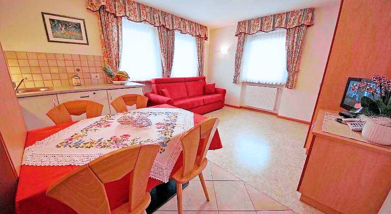 Pleasant serviced apartment with garden & patio | Pets are welcome — photo 3