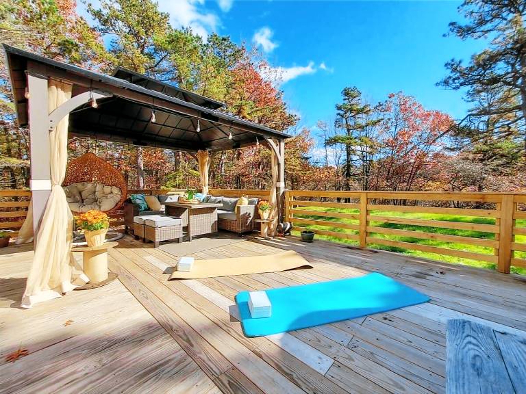 House Long Pond