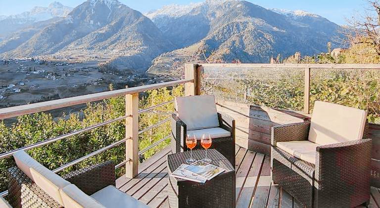 Serviced apartment with yard, terrace & BBQ | Perfect for remote work | Pets are welcome — photo 2