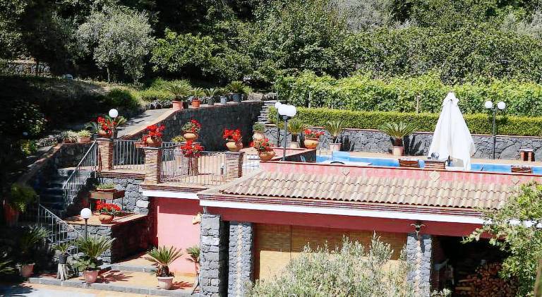 Villa with pool — photo 3