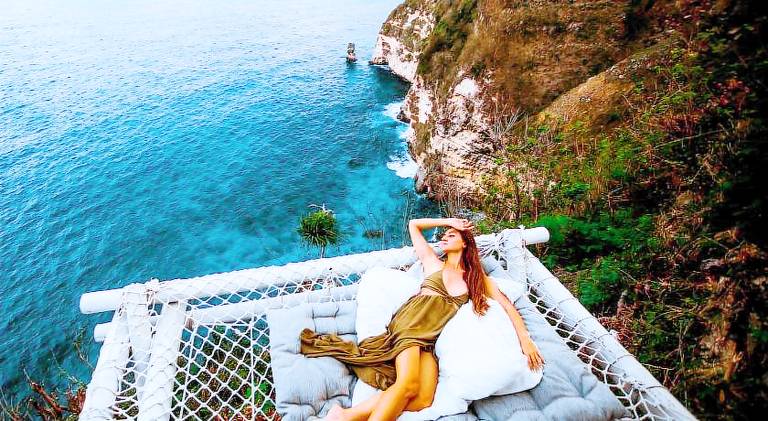 Tropical Glamping Nusa Penida Diamond Beach - Cliff Side Edge in Penida Island