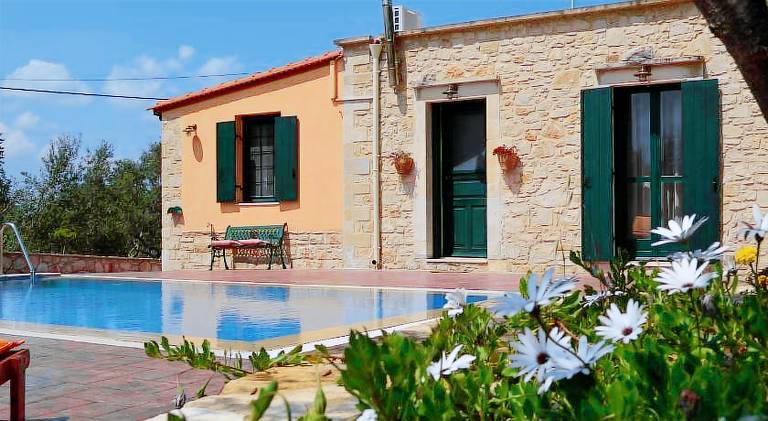 Villa with BBQ, pool & terrace in Apokoronas