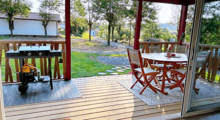 Fully equipped chalet with hot tub, terrace & grill | Good for workation | Pets allowed in Bayonne