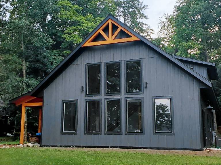 House Three Lakes