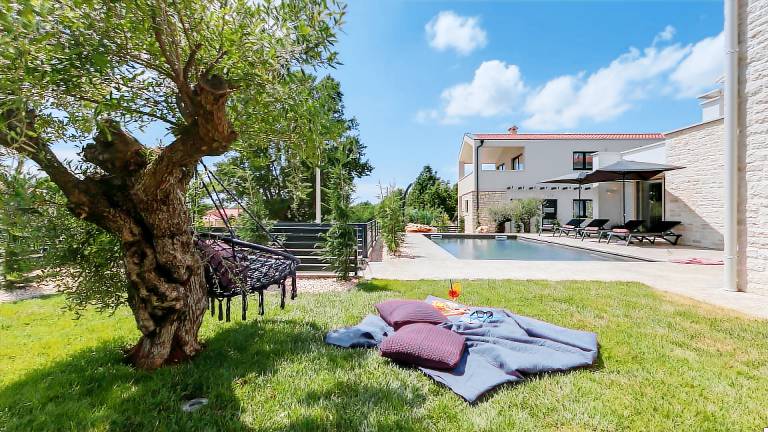 Villa with jacuzzi, grill & sauna | Sea view — photo 2
