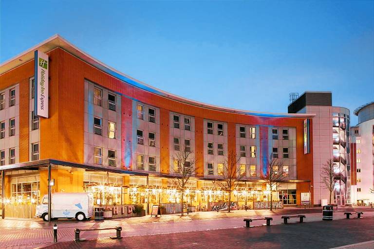 Holiday Inn Express Portsmouth Gunwharf Quays By IHG — photo 3