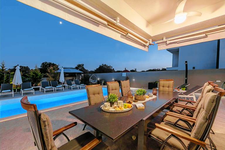 Children-friendly wonderful villa with terrace, barbeque & private pool | Pets are welcome — photo 5