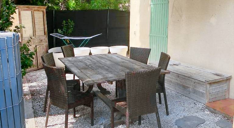 Holiday apartment with yard — photo 4