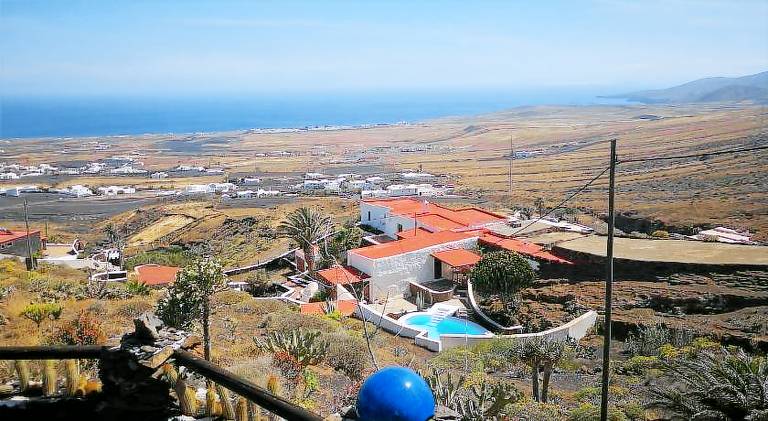 Pleasant lodge with patio, yard & barbecue | Suitable for remote work | Pets are welcome — photo 4