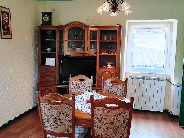 Fully equipped charming house with yard, barbecue & private pool | Garden view | Pet-friendly — photo 5