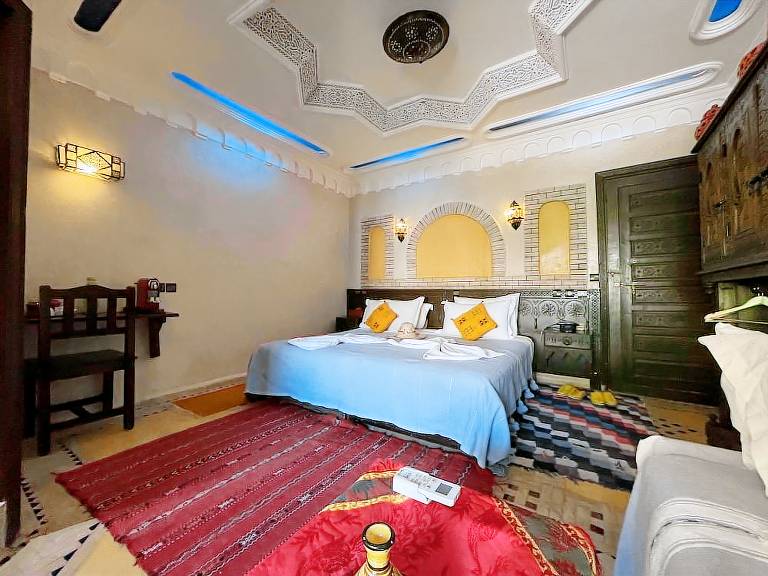 Accommodation  Aroumd