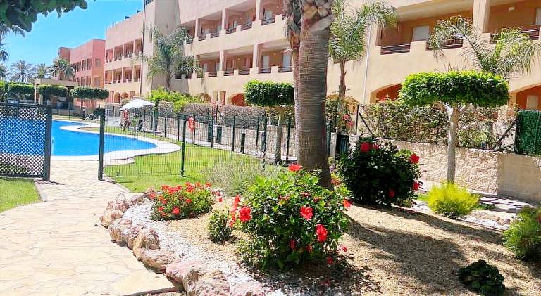 Rental apartment with pool — photo 5