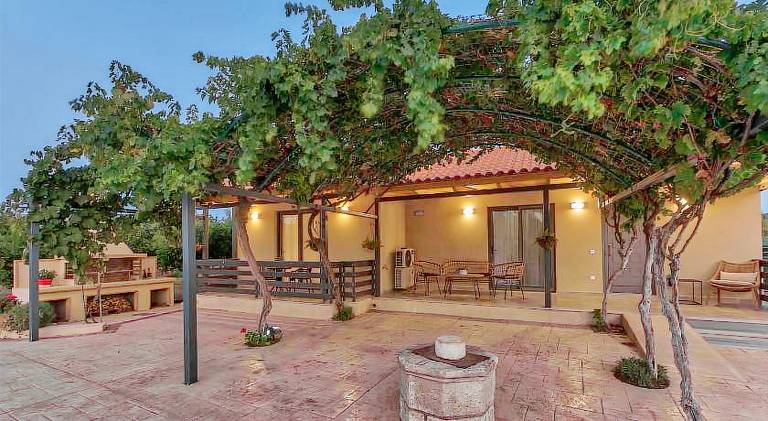 Villa with garden, patio & private pool | Good for workation — photo 4