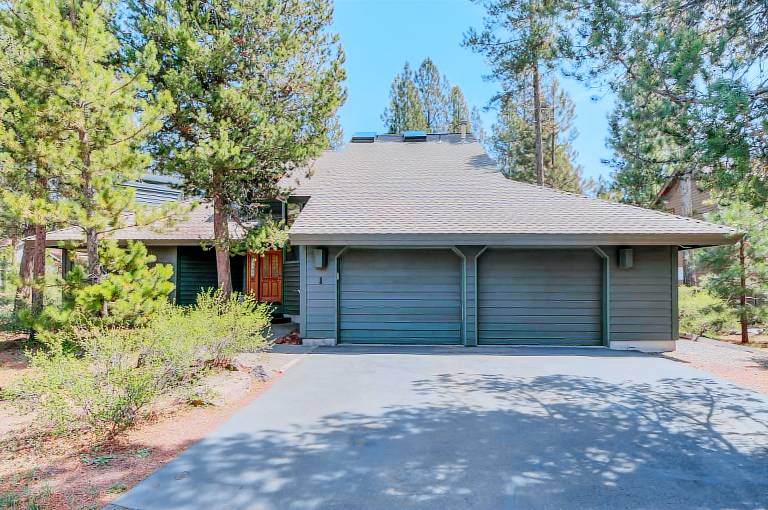 4 Bedroom 2.5 Bath home A/C, Pet Friendly, Hot Tub — photo 2