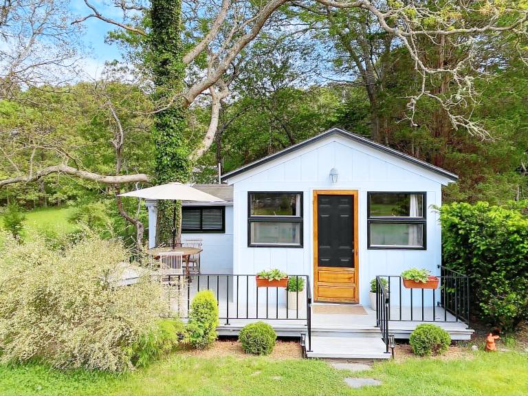 Cabin  Vineyard Haven