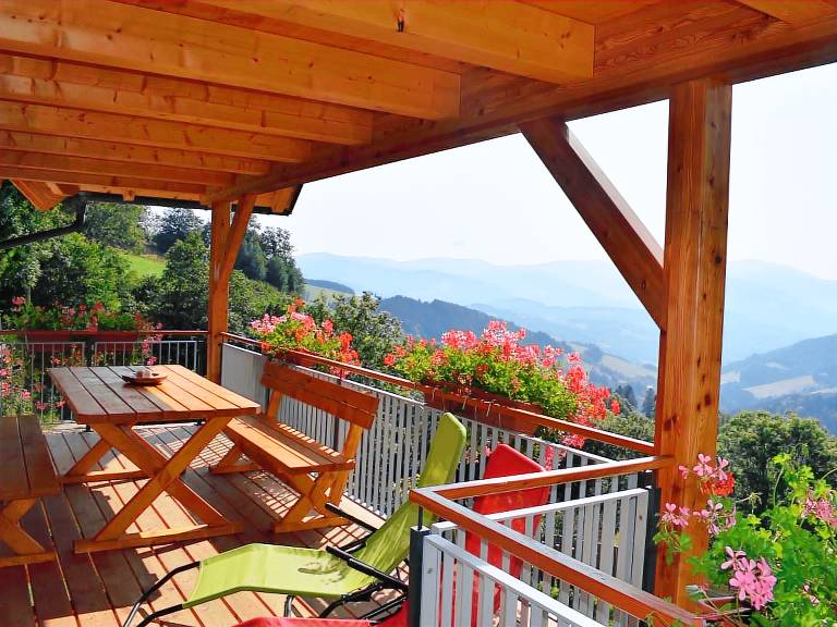 Fully equipped pleasant vacation home with garden, sauna & BBQ | Mountain view | Pets allowed — photo 3