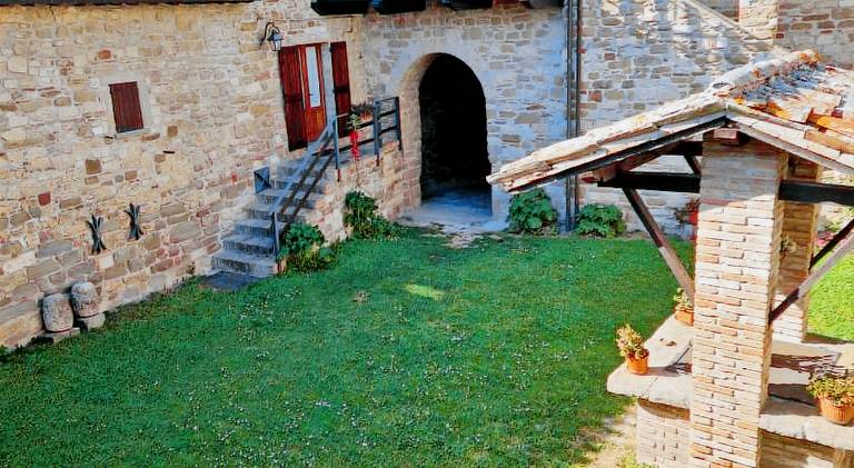 Beautiful farm with pool, garden & patio | Pets are welcome — photo 5