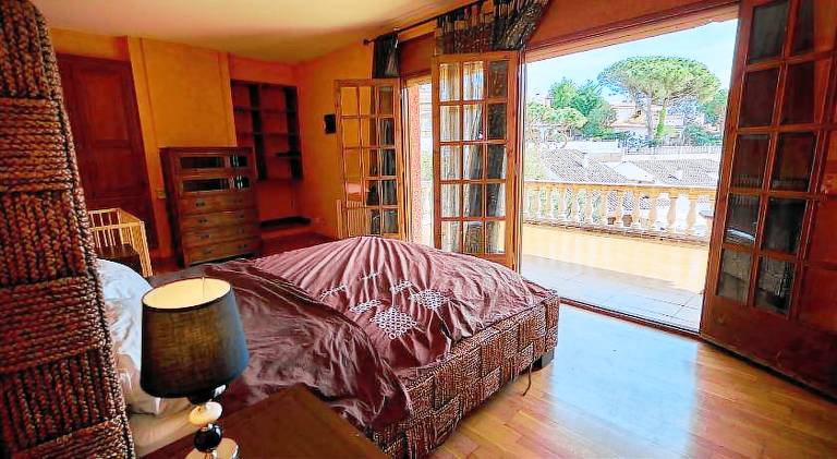 Villa with private pool & terrace — photo 2