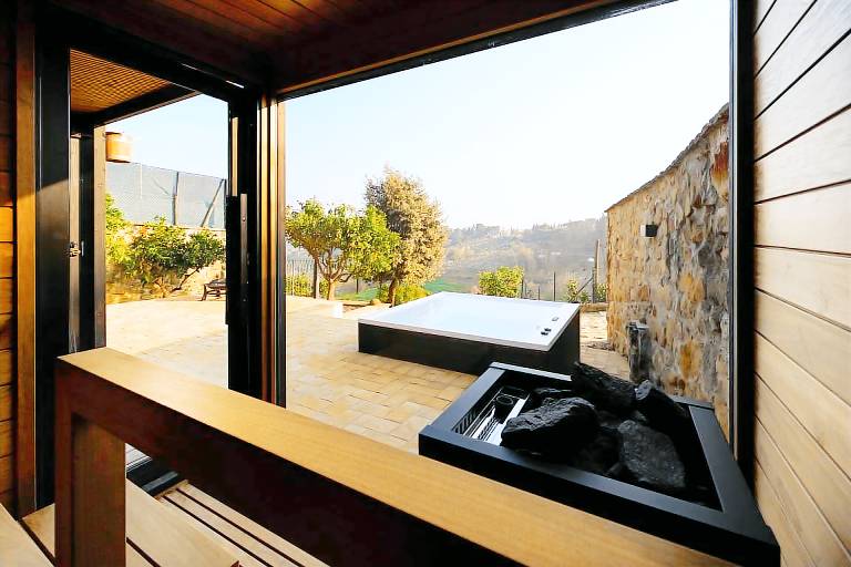 Family-oriented villa with sauna, hot tub & yard | Dogs allowed — photo 4