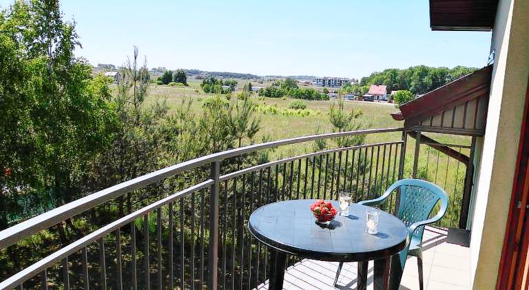 Holiday apartment with BBQ, yard & patio — photo 4
