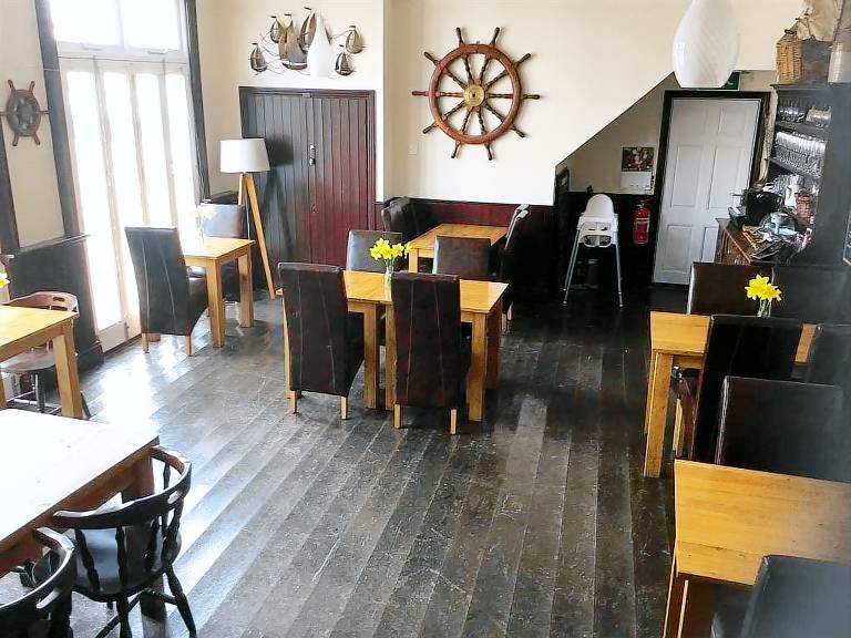 The Dock Inn — photo 3