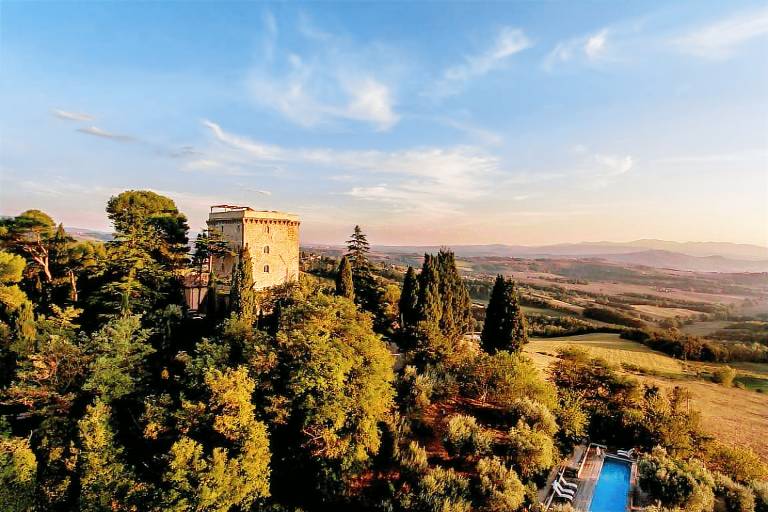 Castle with barbecue, terrace & garden — photo 5