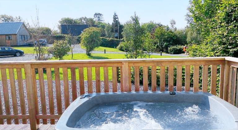 Vacation home with hot tub | Dogs allowed — photo 4