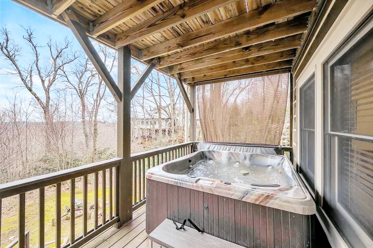 2 Master Suite Cabin! Walk to Appalachian Ski Mtn. Hot Tub, Game Room & Fire Pit — photo 2