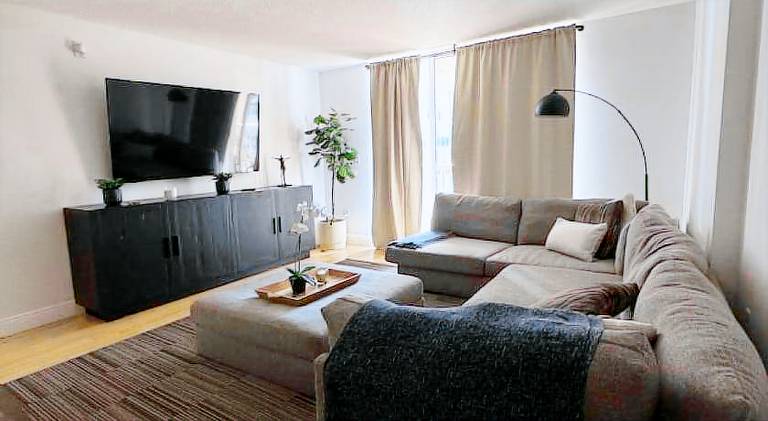 Apartment with hot tub & pool — photo 2