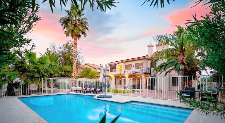 Pleasant vacation home with pool | Dogs allowed — photo 3