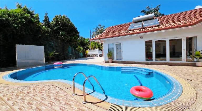 Villa with pool in Karon