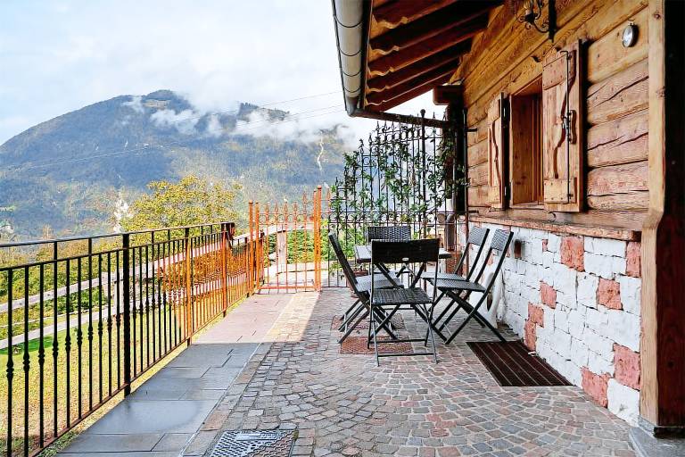 Chalet with terrace, garden & barbecue | Garden view — photo 2