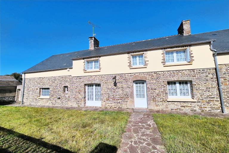 Vacation home with garden in Coutances