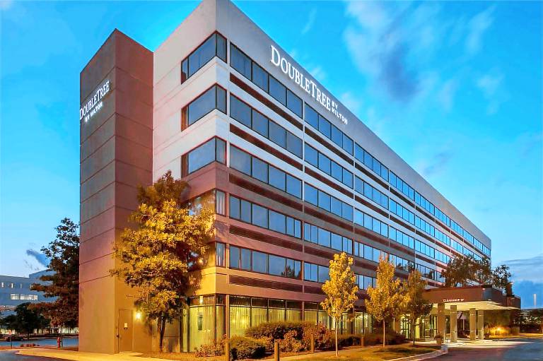 DoubleTree by Hilton Chicago Schaumburg in Rolling Meadows, IL