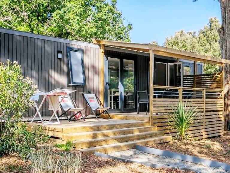 Mobile home with barbeque & heated pool — photo 4