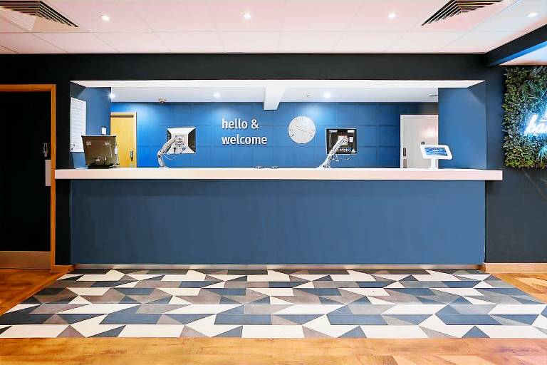 Travelodge Guildford — photo 3
